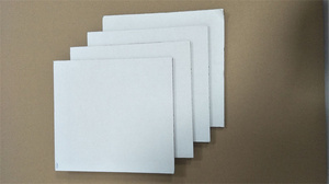 <span class=keywords><strong>Carton</strong></span> biodégradable et recyclable blanc/noir/kraft à prix avantageux avec revêtement pour l'impression d'étiquettes de vêtements, boîtes et emballages artisanaux - Product Image 3