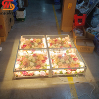 Scène de mariage en verre trempé carré pour piste de danse, plateforme de scène en plexiglas transparent avec fleurs et éclairage LED
