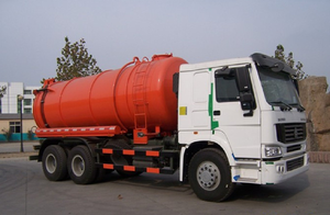 Camion d'assainissement <span class=keywords><strong>à</strong></span> aspiration Sinotruck HOWO 10 tonnes <span class=keywords><strong>à</strong></span> quatre roues motrices - Product Image 6