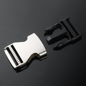 Hebilla de Liberación Lateral de Aleación Metálica Plateada Duradera para Bolsos - Product Image 1