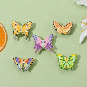 PIN de esmalte de mariposa con patrón clásico, broche de insectos colorido personalizado, insignias de solapa, joyería natural, regalo para niños y amigos