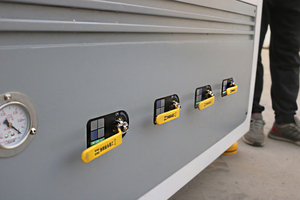 Cambiador de herramientas automático lineal 8 herramientas ATC <span class=keywords><strong>Cnc</strong></span> <span class=keywords><strong>Router</strong></span> Machine 3 <span class=keywords><strong>Axis</strong></span> <span class=keywords><strong>Cnc</strong></span> <span class=keywords><strong>Router</strong></span> Machine - Product Image 6