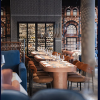Mobilier de restaurant de luxe 5 étoiles, ensemble de tables de restaurant modernes en bois massif et marbre, banquettes de restaurant pour projets