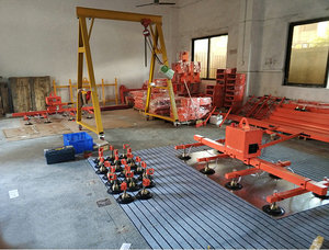 Elevador de vidrio de vacío giratorio eléctrico de 800kg Sistema de manejo portátil montado en montacargas - Product Image 4