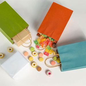 Sacs cadeaux en papier kraft personnalisables en gros, de luxe, avec gaufrage et pelliculage, durables, pour le thé, les décorations de fête d'enfants et les sacs de friandises - Product Image 3