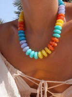 Collier ras du cou perlé pour femme, perles plates en résine multicolores brillantes, style bohème, bijoux de mode pour la plage et les vacances d'été