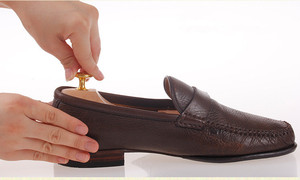 Árbol de zapatos grande de doble tubo para hombre, árbol de zapatos de madera ajustable con logotipo personalizado de fábrica de China, gratis - Product Image 5