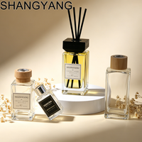 Bouteille diffuseur carrée en verre lisse de haute qualité 40ml 100ml 200ml 250ml avec bouchon en bois et autocollant noir