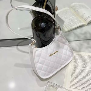 Sac à main personnalisé pour femme, modèle géométrique de haute qualité, en cuir PU, idéal pour porter sous le bras. - Product Image 6