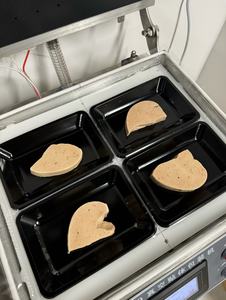 Bandeja Desechable de Plástico Negro para Alimentos XINBANG con Embalaje en Blíster para Refrigerios, Uso en Supermercados, Hecha de PP, Opción de Logotipo Personalizado - Product Image 4