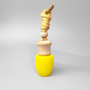 Venta al por mayor de lujo de aire fragancia Mini colgante coche difusor botella-diseño de color personalizado, botella de perfume de aceite esencial recargable - Product Image 2