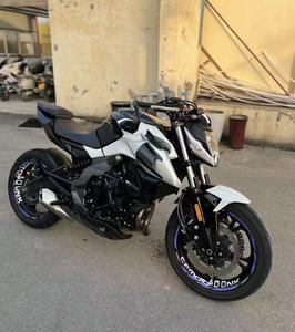 NK400 : Moteur bicylindre en parallèle de 400,4 cm³, puissance de 30,5 kW et couple de 35,4 Nm, moto naked - Product Image 3