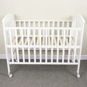 سرير أطفال خشبي متعدد الاستخدامات بطراز جديد مجموعة سرير حديثي الولادة