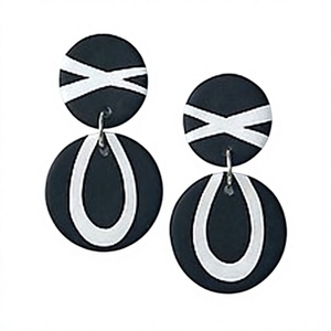 Boucles d'oreilles tendance à clipser pour femme, en résine acrylique, bijoux fantaisie, motif damier noir et blanc, forme carrée - Product Image 6