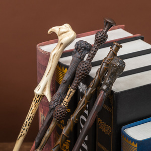 Großhandel Zauberer-Zauberstab Harz-Stab Halloween Cosplay Kostüm Party-Zubehör mit Geschenkbox - Product Image 3