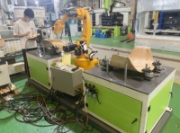 Machine de perçage robotisée, machine à poinçonner les trous avec bras robotisé pour le perçage universel des trous