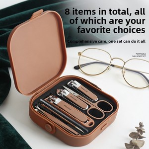 Ensemble de coupe-ongles en plastique compact et portable, résistant aux éclaboussures, 8 pièces ; logo personnalisé via sérigraphie, ensemble de couleurs, manucure/pédicure - Product Image 4