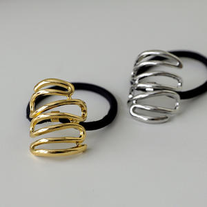 <span class=keywords><strong>Bandeau</strong></span> de cheveux asymétrique pour femmes européennes américaines simples et élégantes Accessoires de corde à cheveux polyvalents <span class=keywords><strong>Bandeau</strong></span> en caoutchouc élégant - Product Image 2