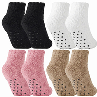 Chaussettes de yoga épaisses et chaudes en fourrure antidérapantes pour femmes avec logo personnalisé
