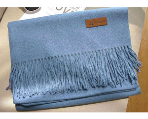 Écharpe grise en cachemire pour femme avec frange Écharpe d'hiver douce et chaude Écharpe de marque à la mode pour le temps froid - Product Image 6