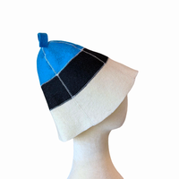 Lleva tus colores en tu cabeza con este gorro de sauna de lana pura que viste a la bandera al hombro mientras el calor se siente en el ambiente.