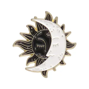 Zon En Maan Email Pins Custom Zwart Wit Broches Revers Badges Punk Liefhebbers Sieraden Cadeau Voor Vrienden