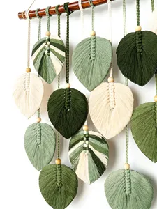 Ensemble cadeau d'affaires : Grande <span class=keywords><strong>tapisserie</strong></span> murale en macramé en coton, motif feuille de Monstera Art Déco, thème jungle, vert naturel, art de la nature morte, décoration de salon - Product Image 1
