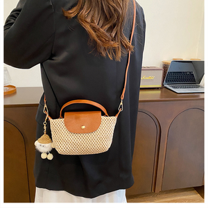 Borsa Estiva in Paglia Leggera e Portatile Stile Bohémien, Borsa a Tracolla per Vacanze e Spiaggia per Donne - Product Image 4