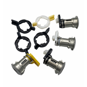 ฝาปิดถังน้ำมันดีเซล SAIC Maxus พร้อมกุญแจ สีเทาอ่อน ทำจากเหล็กและพลาสติก สำหรับ V80 - Product Image 2