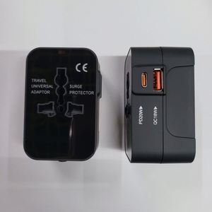 อะแดปเตอร์แปลงไฟฟ้าอเนกประสงค์ Maxfree Hot Sales 1 ช่อง USB-A + ช่อง Type-C สำหรับยุโรป ยูโร EU สหรัฐอเมริกา อังกฤษ ออสเตรเลีย - Product Image 1