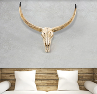 Crâne de Vache Longues Cornes 68cm Décoration Murale Résine Peint à la Main Tête de Taureau Faux Taxidermie Maison Art Collectio
