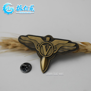 Broche Conmemorativo de Aviación de Bronce Antiguo en 3D, Personalizado al por Mayor por el Fabricante, Pin de Sombrero de Aleación de Zinc y Latón Personalizado - Product Image 2