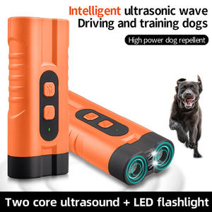Nueva luz LED recargable Control de ladridos ultrasónico Dispositivo antiladridos Repelente de perros silencioso Nuevo entrenamiento de perros Plástico - Product Image 6