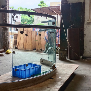 Đường ray đáy nhôm đùn với hàng rào kính cường lực - Product Image 5