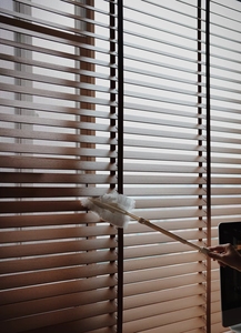 Persianas de madera maciza Sombreado Eléctrico Motorizado Elevación Sala de estar Cocina <span class=keywords><strong>Comedor</strong></span> Oficina Control remoto Persianas de madera - Product Image 3