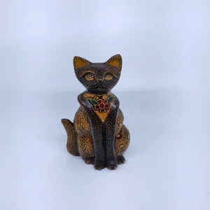 Wholesale Price Wood Crafts Home Displays Decoration Wood Crafts Cat Series Carve Batik Painting Motifs Indonesia Origin