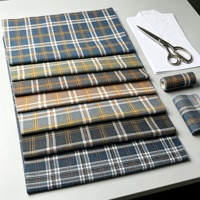 Tissu en denim imprimé à carreaux, 75% coton, 25% polyester, tissé sergé, 370 GSM, tissu tendance pour vêtements et accessoires en denim