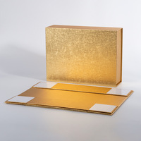 Cajas de papel de regalo de cartón plegables ecológicas de lujo de alta calidad Embalaje de Año Nuevo Venta de agujeros transparentes Carpeta de laminación mate