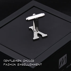 Boutons <span class=keywords><strong>de</strong></span> <span class=keywords><strong>manchette</strong></span> en métal vierge en acier inoxydable <span class=keywords><strong>argent</strong></span>é, alphabet A-Z, boutons <span class=keywords><strong>de</strong></span> <span class=keywords><strong>manchette</strong></span> personnalisés - Product Image 3