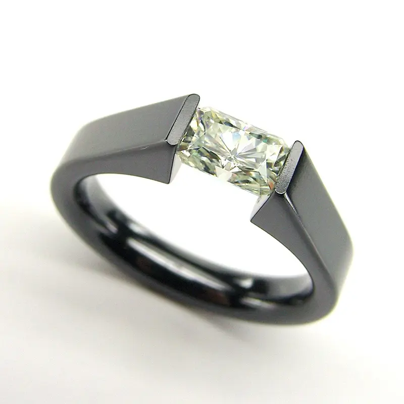 Женское Обручальное кольцо из черного циркония с муассанитом