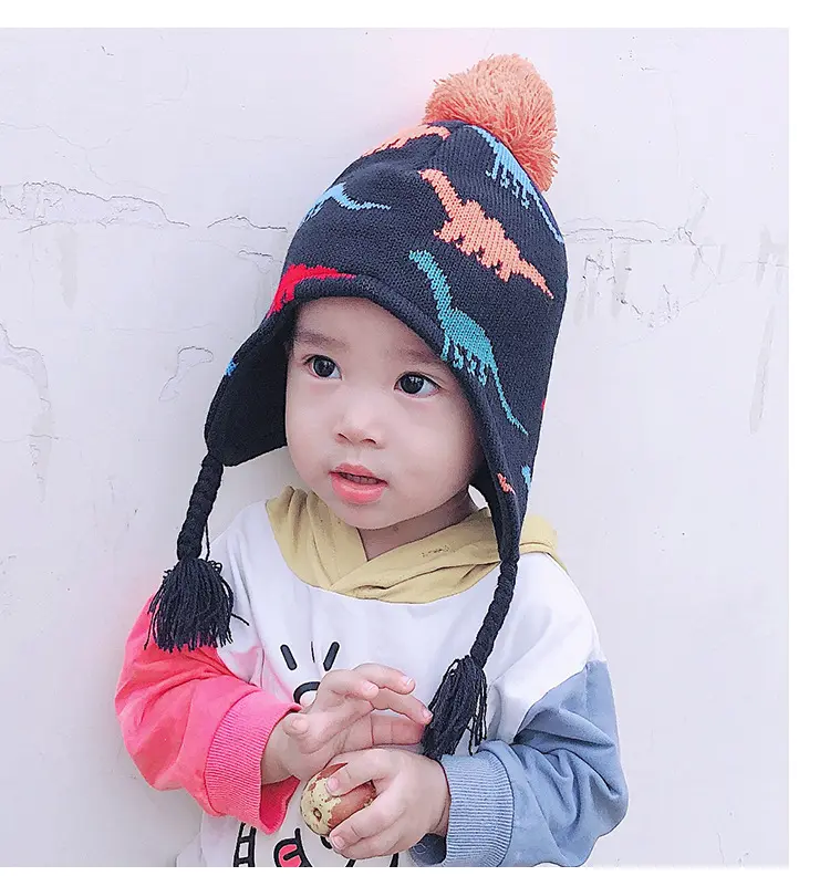 2020 Bé Dệt Kim Pompom Hat Mới Mùa Thu Và Mùa Đông Khủng Long Chàng Trai Jacquard Và Cô Gái Tai Beanie Trẻ Em Của Len Hat