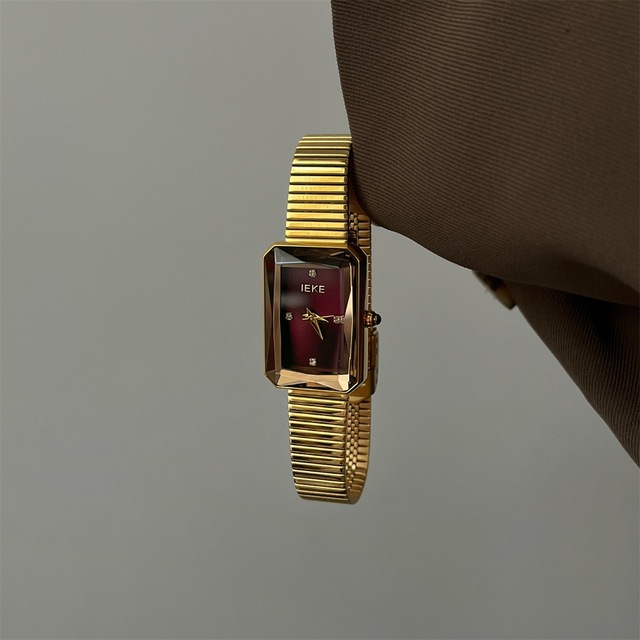 IEKE 09 Angola Red Stainless Steel Quartz Lady Watch