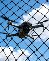 Filet anti-drone ignifuge à grande portée pour aéroports, barrière anti-drone, enclos aérospatial pour la protection du périmètre de la piste