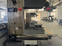 Machine de découpe WEDM CNC à servomoteur à vitesse moyenne H250, lit en fonte de type C, haute rigidité ECO500
