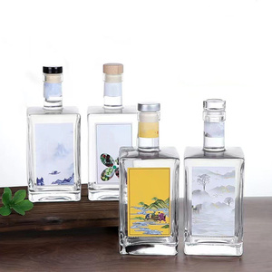 500ml 750ml Botella de bebida de vidrio Vacío Cuadrado 50 <span class=keywords><strong>cl</strong></span> 70 <span class=keywords><strong>cl</strong></span> Botella de vino de licor de vidrio con corcho - Product Image 1