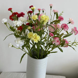 6 cabezas <span class=keywords><strong>de</strong></span> flor <span class=keywords><strong>de</strong></span> clavel artificial larga flor <span class=keywords><strong>de</strong></span> clavel <span class=keywords><strong>de</strong></span> seda artificial al por mayor para el regalo del Día <span class=keywords><strong>de</strong></span> los maestros del Día <span class=keywords><strong>de</strong></span> la madre - Product Image 3