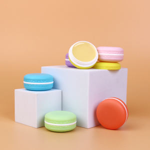 Tubos de bálsamo labial con forma de macarrón a prueba de agua con sabor personalizado, bálsamo labial de miel vegana de fresa bonita Natural con logotipo - Product Image 1