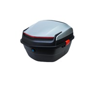 Top case moto CL Brand PP 33L, design commuter, rangement efficace pour un usage quotidien et les courts trajets
