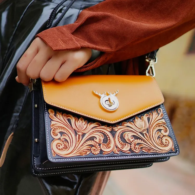 2022 Engraved Genuine Leather Fashion Small Bags Manufacturer Business Ladies Fashion Luxury Ladies Handbag Online