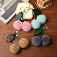 Porte-clés mignon en vraie fourrure en forme de cerise, pendentif fruité multicolore et moelleux, breloque de sac, accessoire pour clés de voiture
